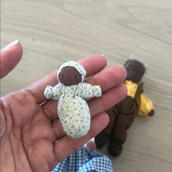 7 Waldofr-style Handcrafted  Cloth Doll Set with Colorful Outfits - Picture 7 of 10